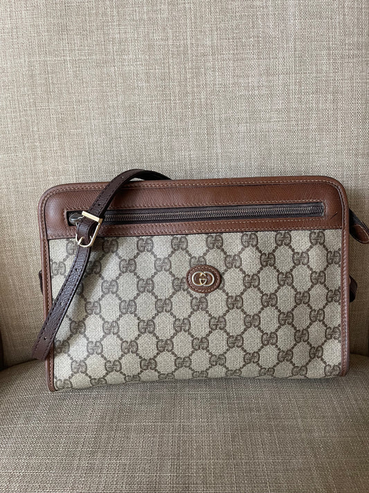 Authentic Gucci GG canvas clutch bag