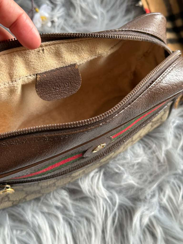 Authentic Gucci vintage web sherry line crossbody