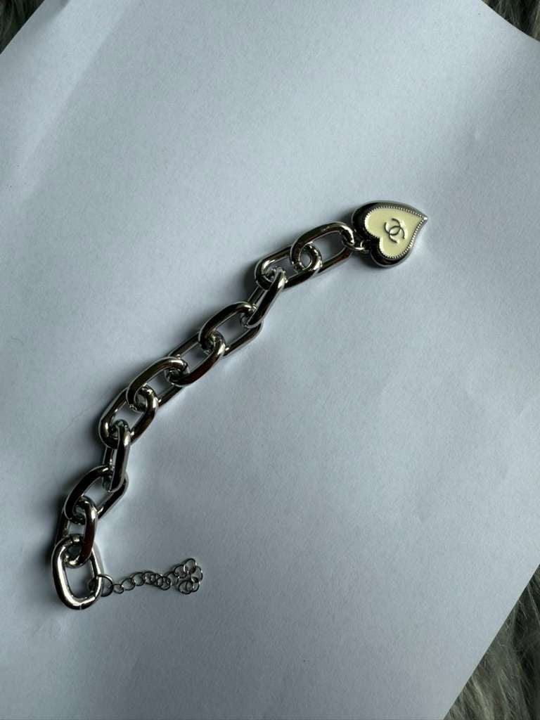 Upcycled bracelet using a vintage charm