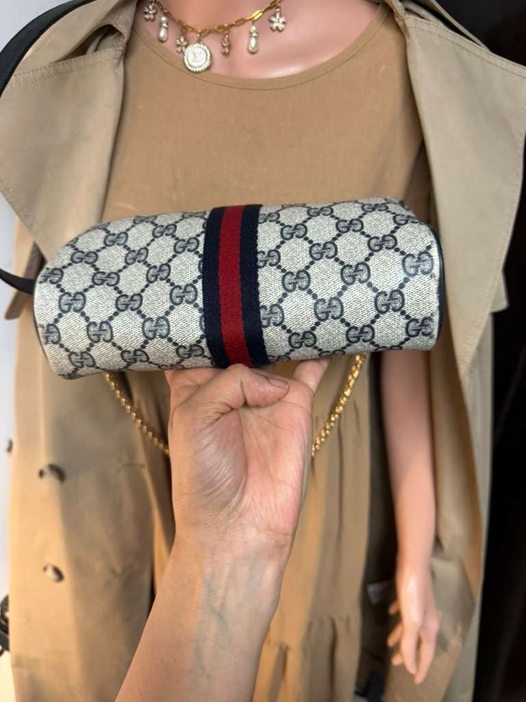 Authentic Gucci vintage web sherry line crossbody bag