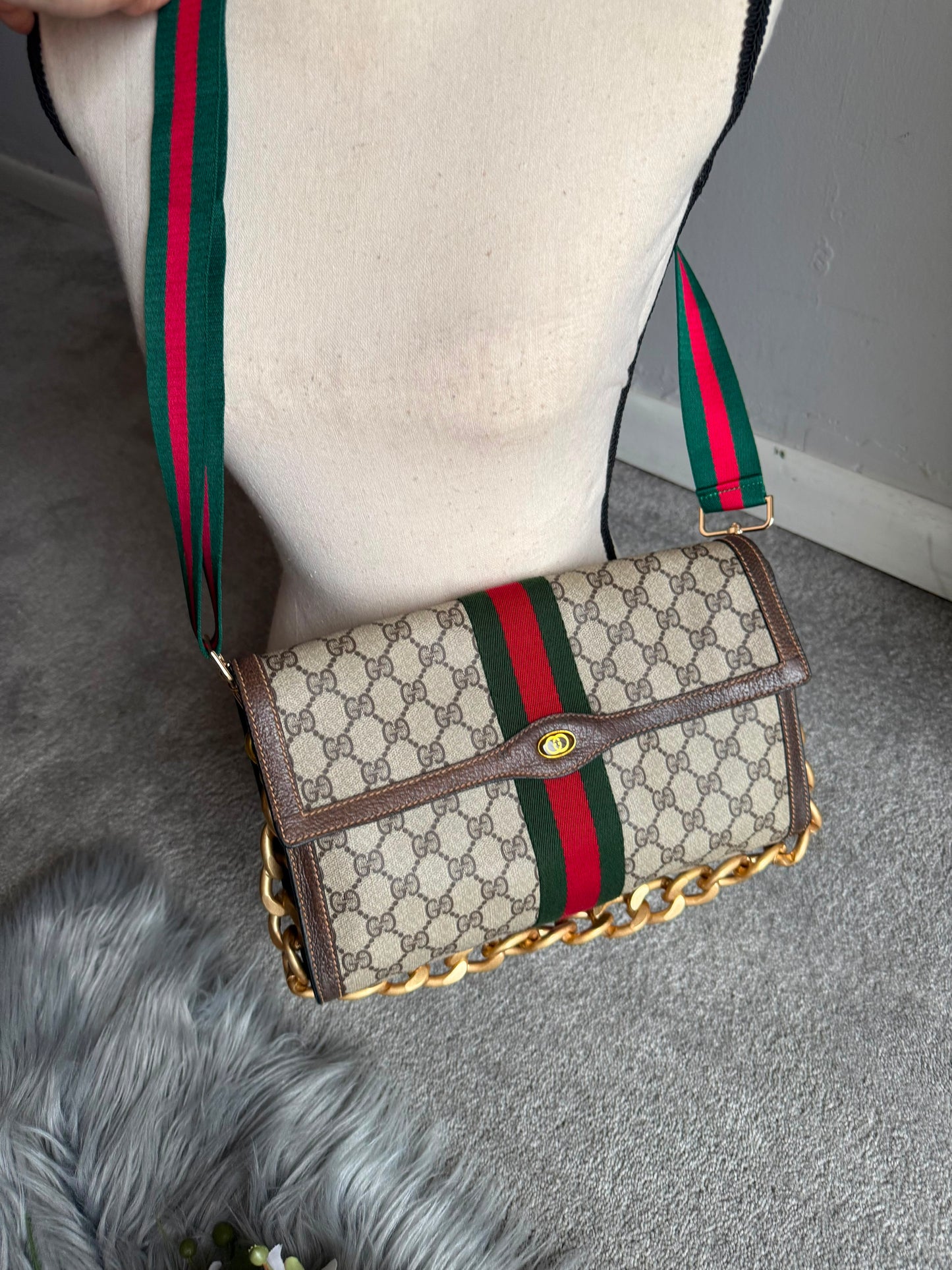 Authentic Gucci vintage web sherry line clutch bag