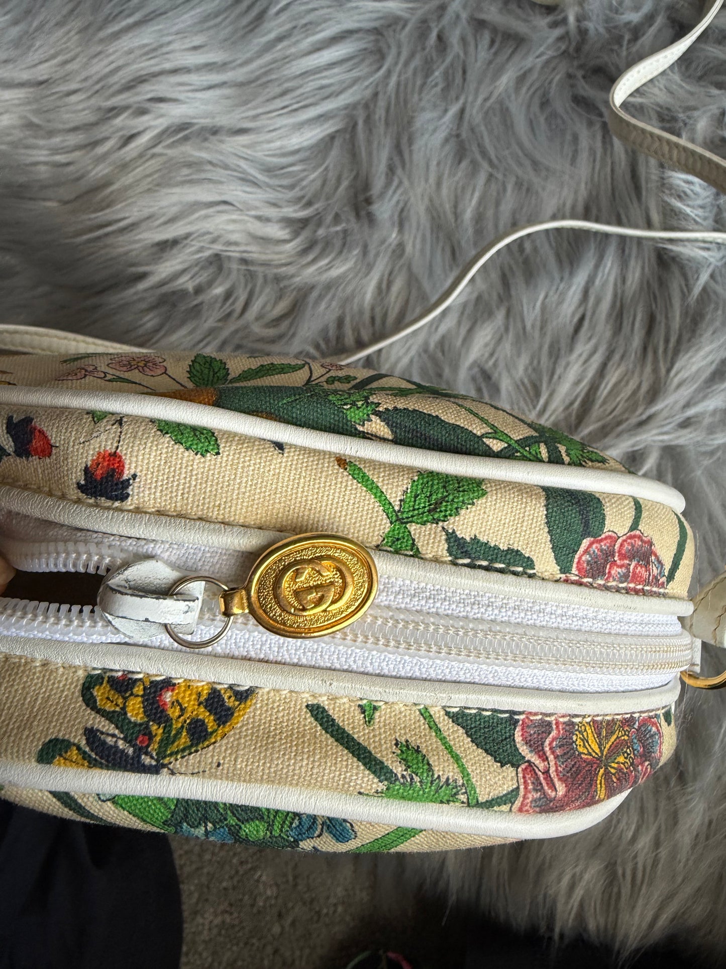 Authentic Gucci vintage crossbody bad