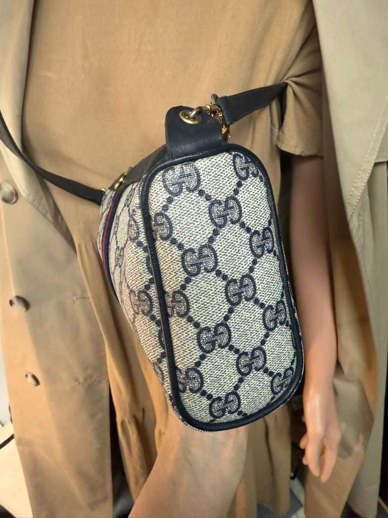 Authentic Gucci vintage web sherry line crossbody bag